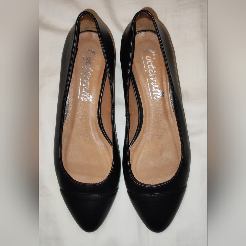 L'INTERVALLE Black and Tan Flats with Rounded Toe